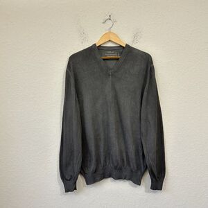 SCOTT BARBER Vintage Spray Dye V-Neck Cotton Sweater in Espresso